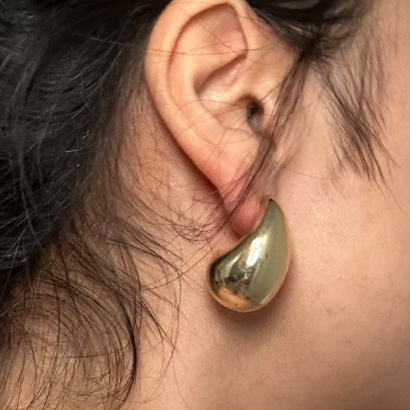 Drop gold earrings - Picture 7 of 7